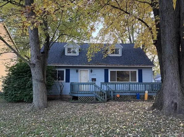 6022 Clover Ln, Toledo, OH 43623