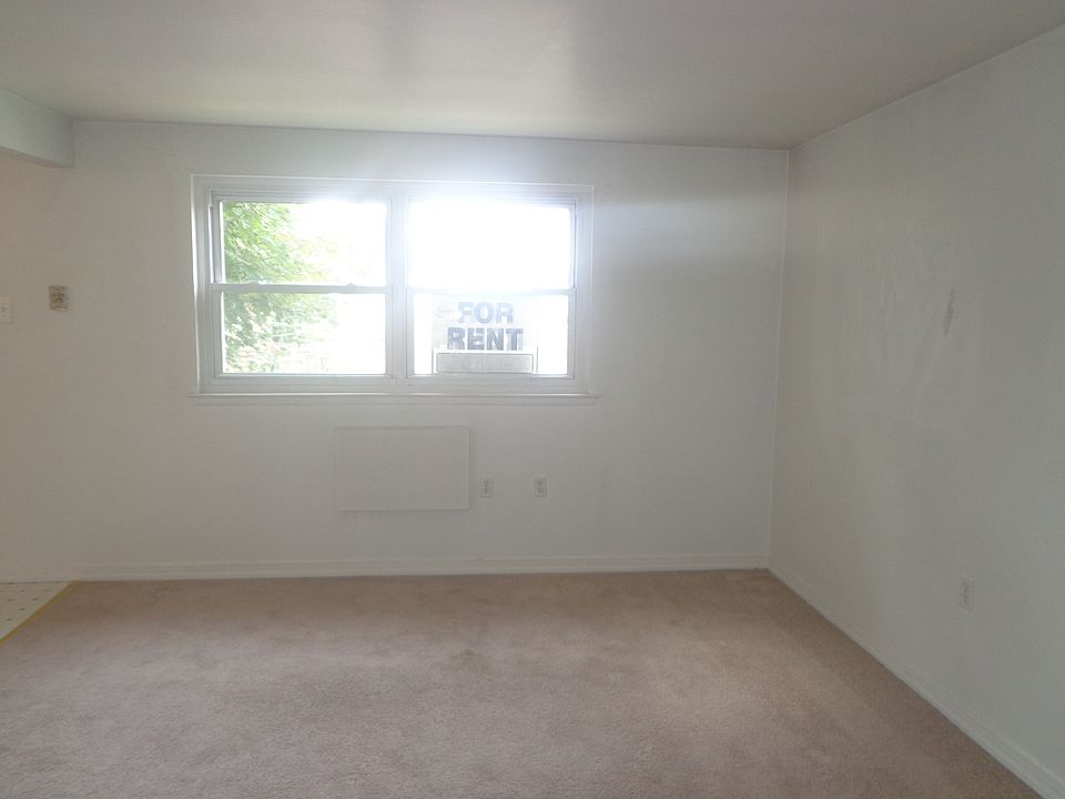 2nd image of 513 Foster St