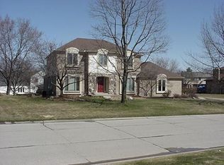 37564 Baywood Dr, Farmington Hills, MI 48335
