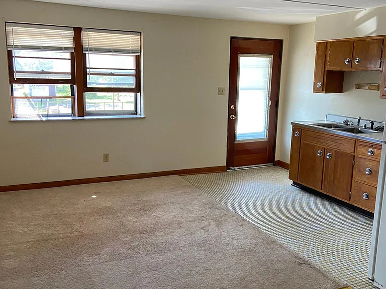524 S Rosina Ave #6 — Photo 2