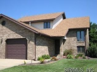 3 Pebble Ct, Edwardsville, IL 62025