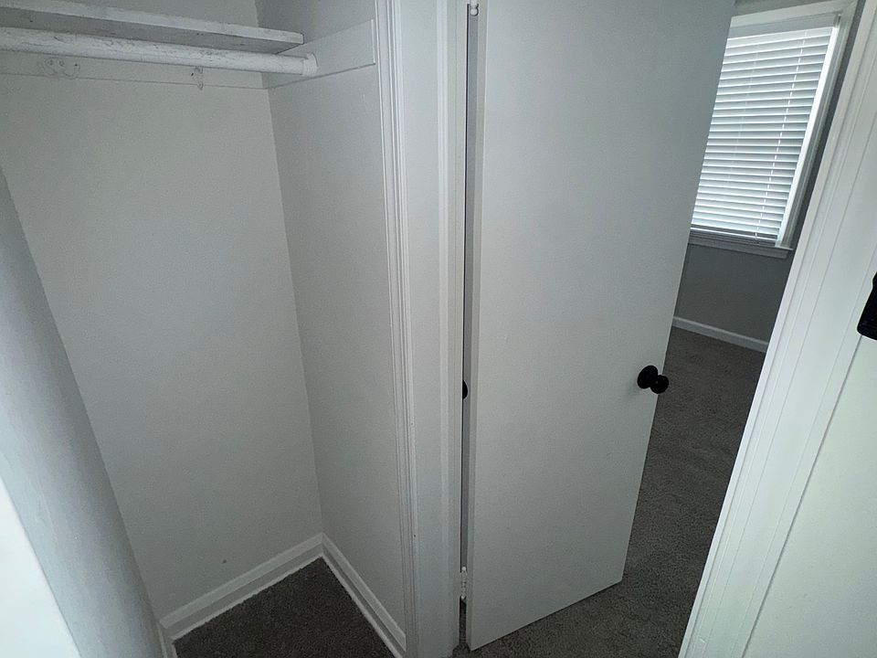 Walk-in closet (Angle 1).