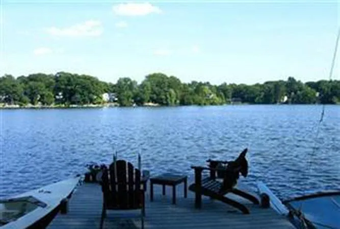 299 Lake Dr — Photo 1