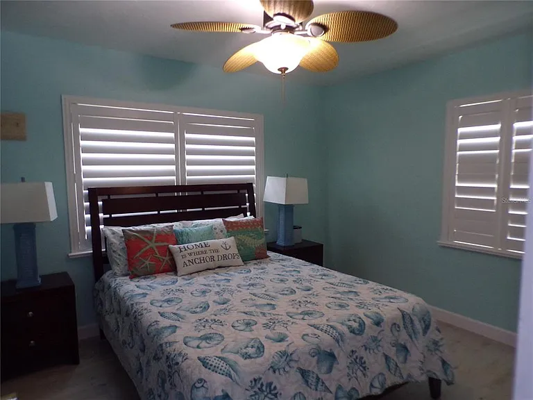 21088 Edgewater Dr — Photo 51
