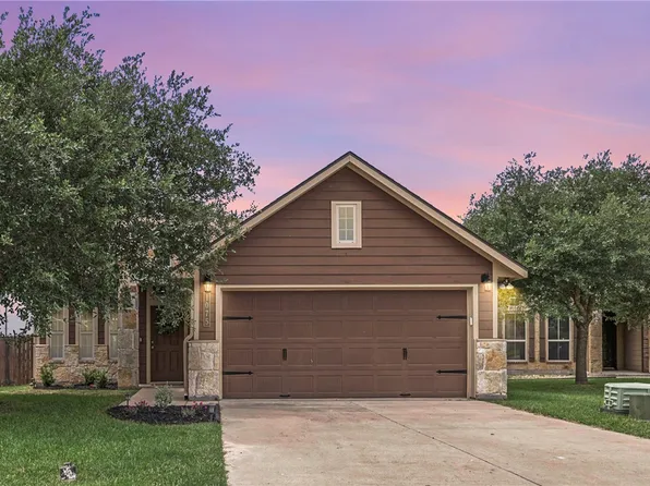 1075 Venice Dr, Bryan, TX 77808
