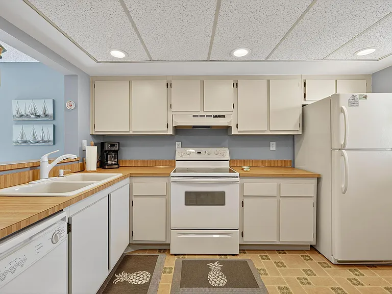 10310 S Ocean Dr #610 — Photo 9