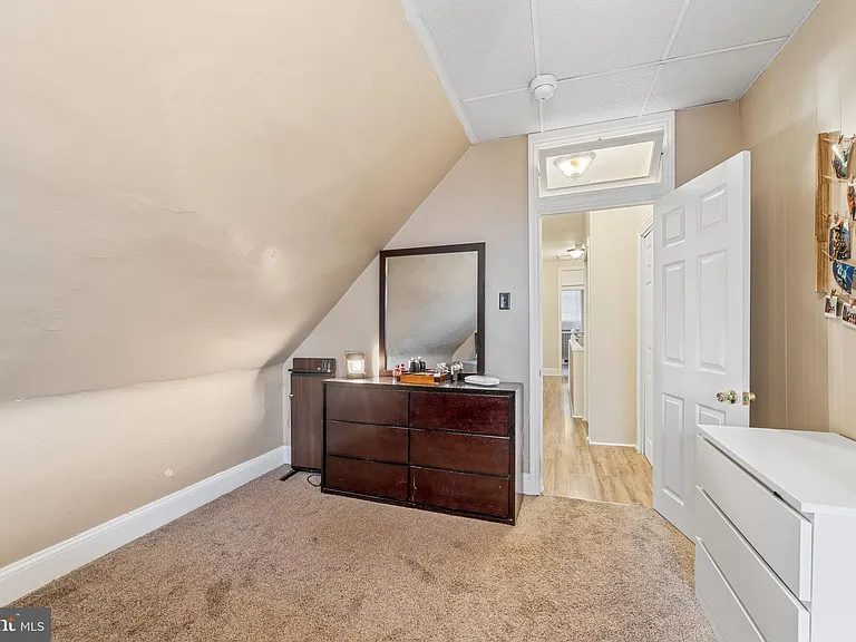 220 S Scott Ave #3 — Photo 3
