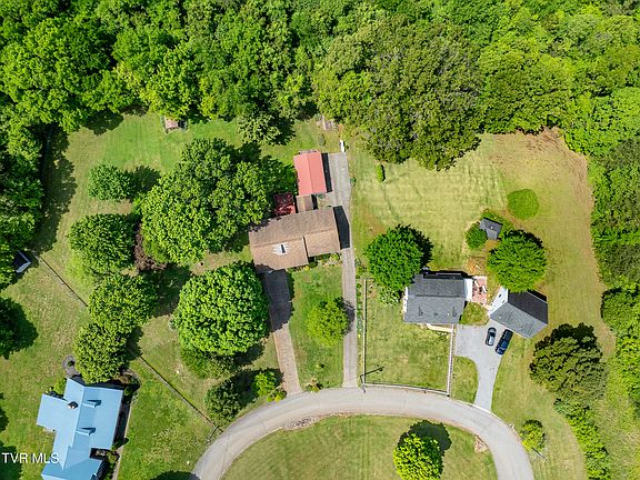 5th image of 340 W Hills Dr