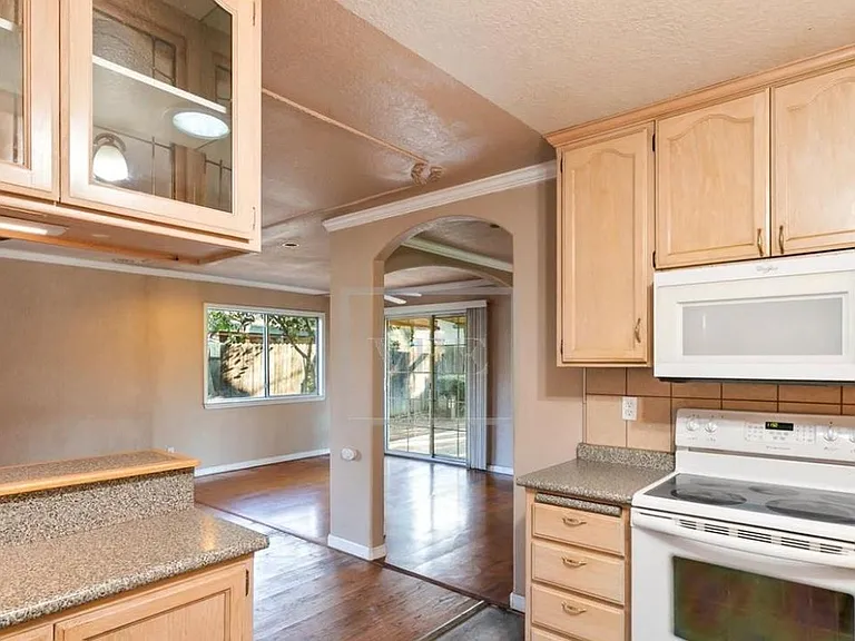 7952 Dominion Way — Photo 10