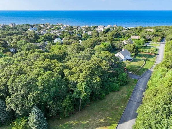 35 Long Hill Dr, East Sandwich, MA 02537
