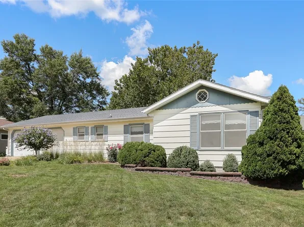 318 Jackson St, Pella, IA 50219