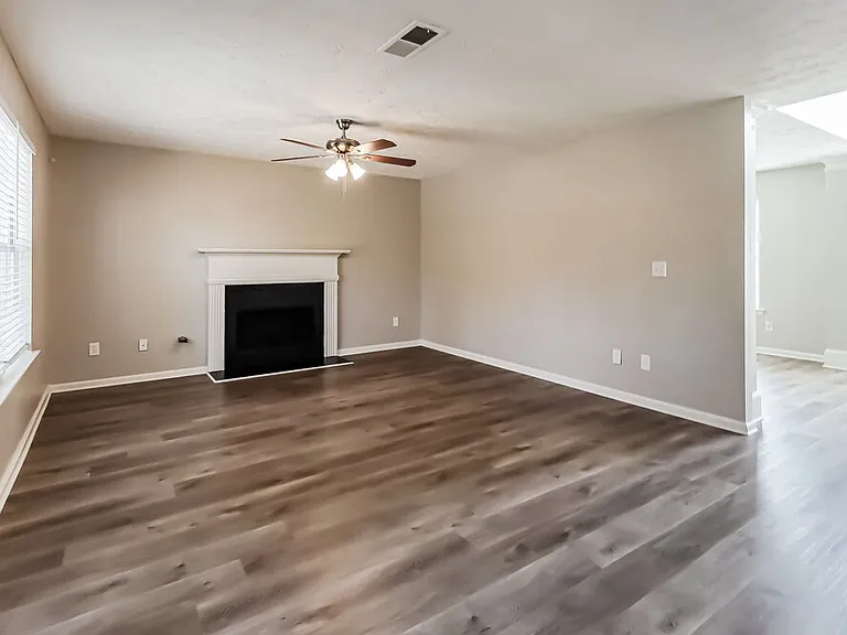 1456 Pebble Ridge Ln — Photo 4