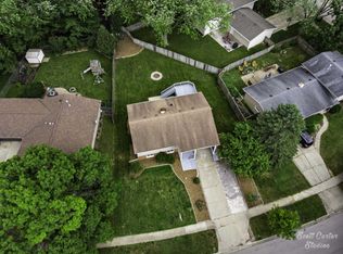 983 Yorkshire Ln, Crystal Lake, IL 60014