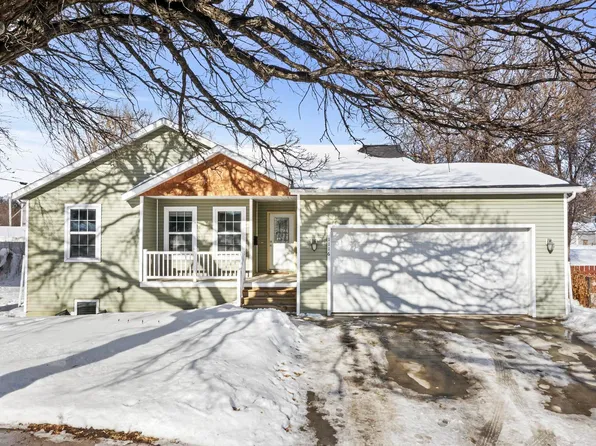 1116 2nd Ave SW, Minot, ND 58701
