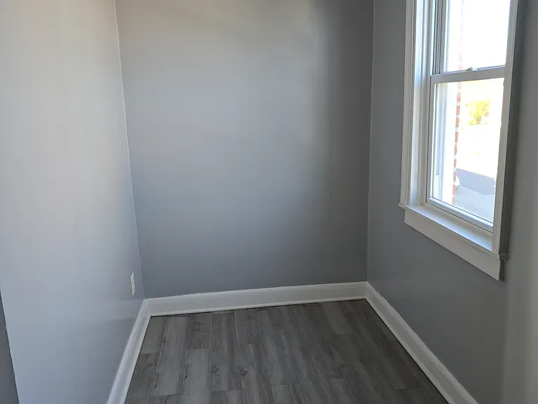 2992 Yorkway 1st 2nd F #F — Photo 3