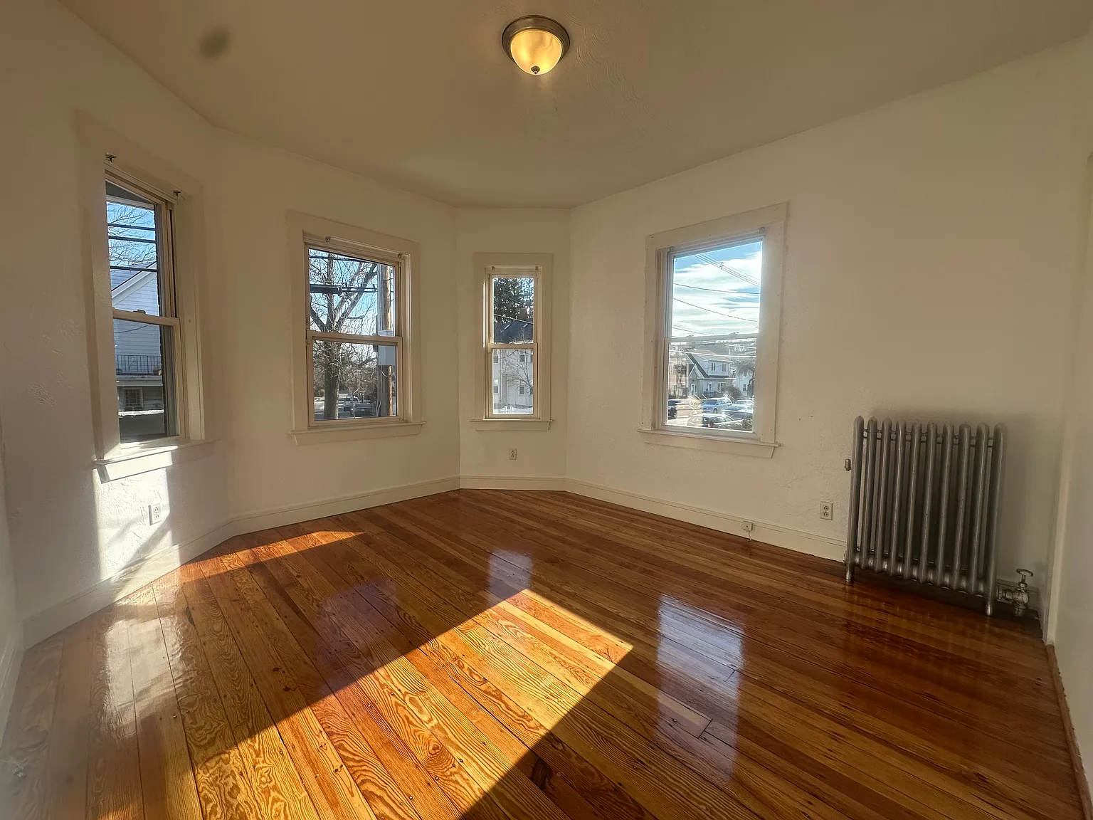 2 bed, 900 sqft, $2,600 — Photo 4