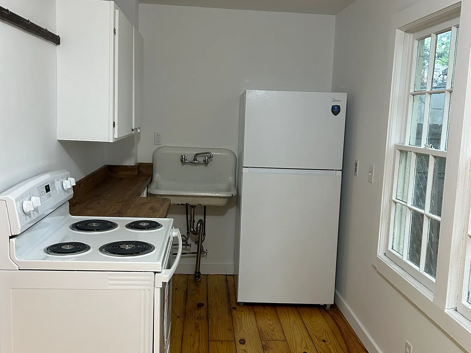 1 bed, 370 sqft, $1,800 — Photo 2