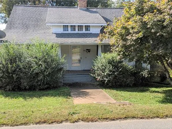 110 N Main St, Granite Falls, NC 28630