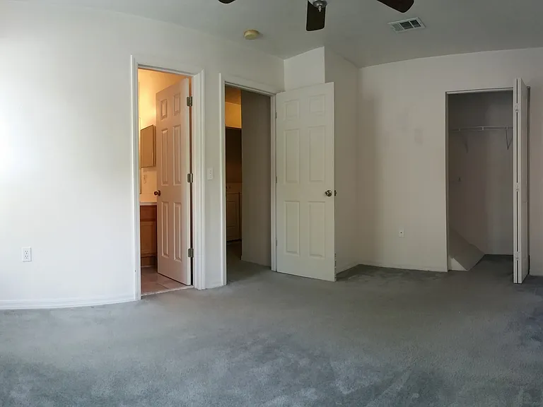 1710 NW 7th St #401 — Photo 13