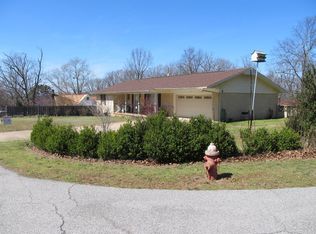 709 Skyline Dr, Huntsville, AR 72740