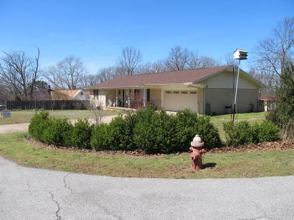 709 Skyline Dr, Huntsville, AR 72740