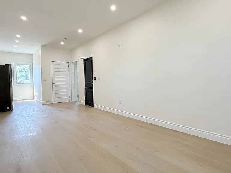 691 Ouellette Ave #3 — Photo 6