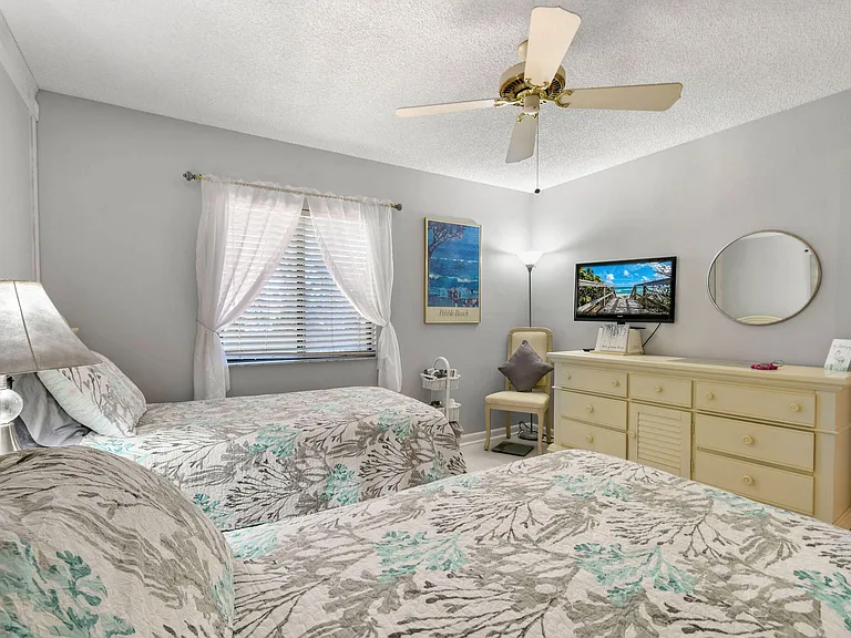 601 Seafarer Cir #304 — Photo 32