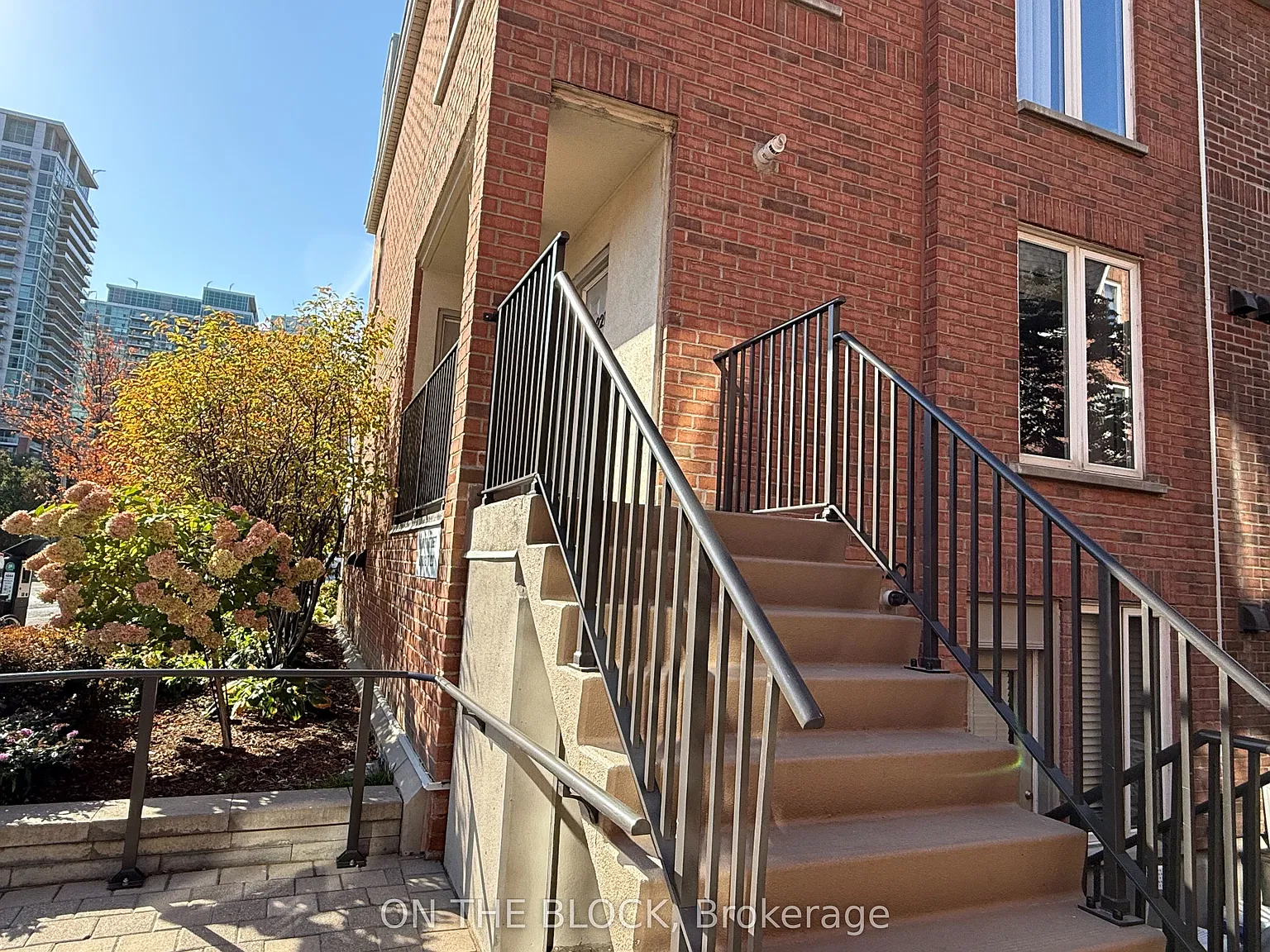 3 bed, $4,600 — Photo 2