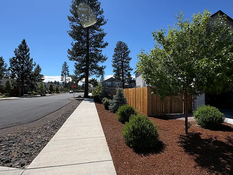 616 N Willitts St — Photo 26