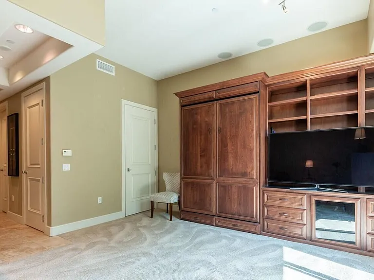 2211 E Camelback Rd #104 — Photo 5