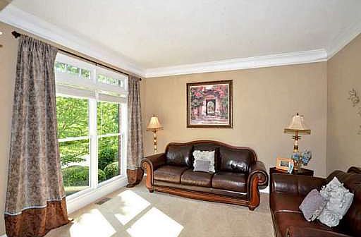 4th image of 107 Oak Laurel