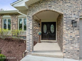 1260 68th St, Downers Grove, IL 60516