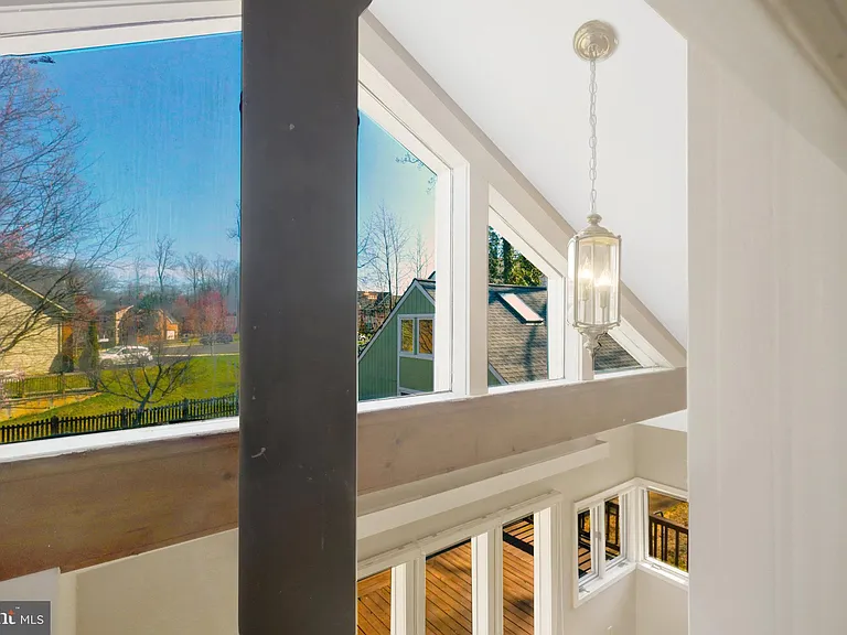 2031 Hillside Dr — Photo 77