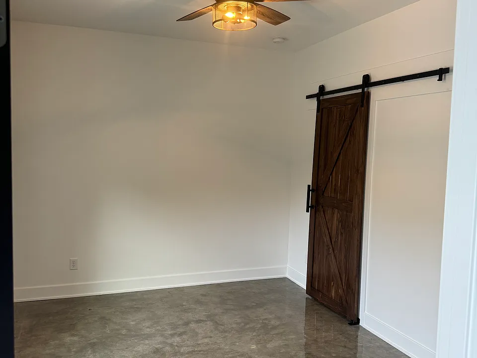 352 W North Boo Rd