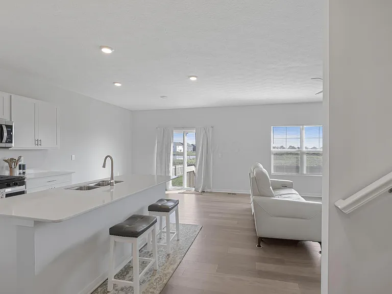 758 Leslie Dr — Photo 11