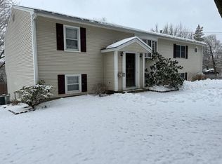 15 Bridal Ave, Warwick, RI 02886