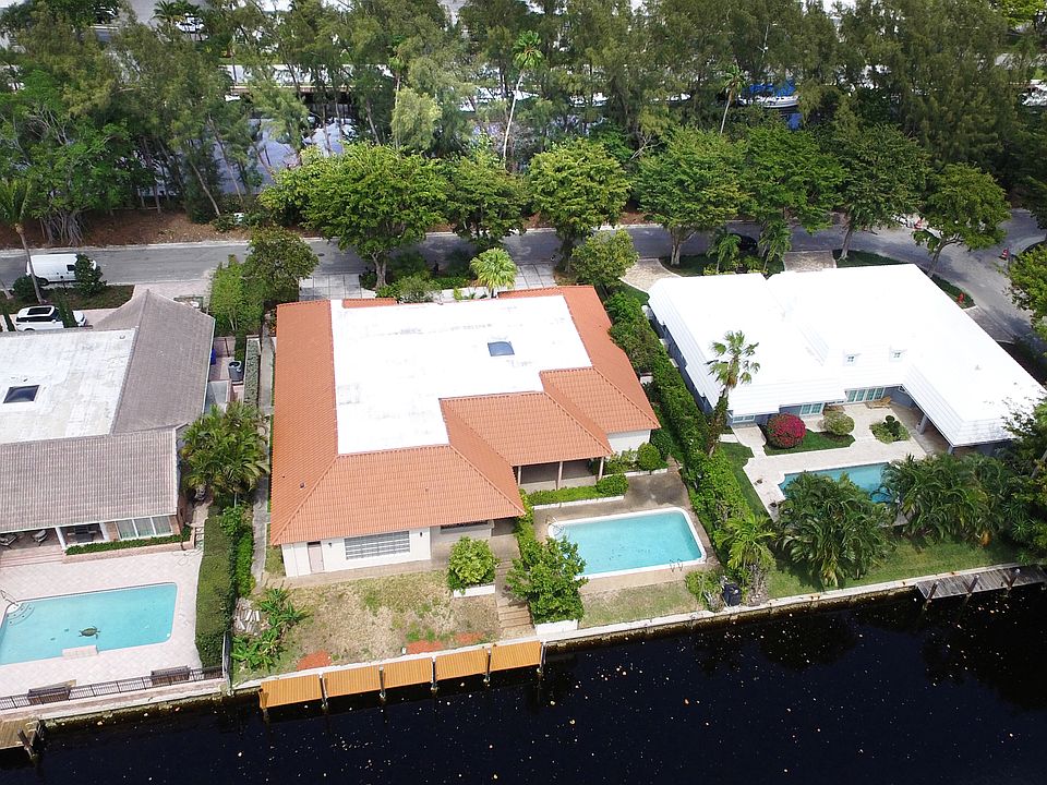 1st image of 120 N Compass Dr