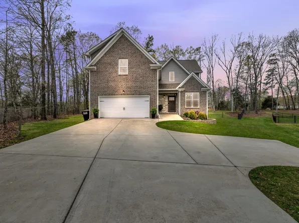 6711 Flagcrest Dr, Ooltewah, TN 37363