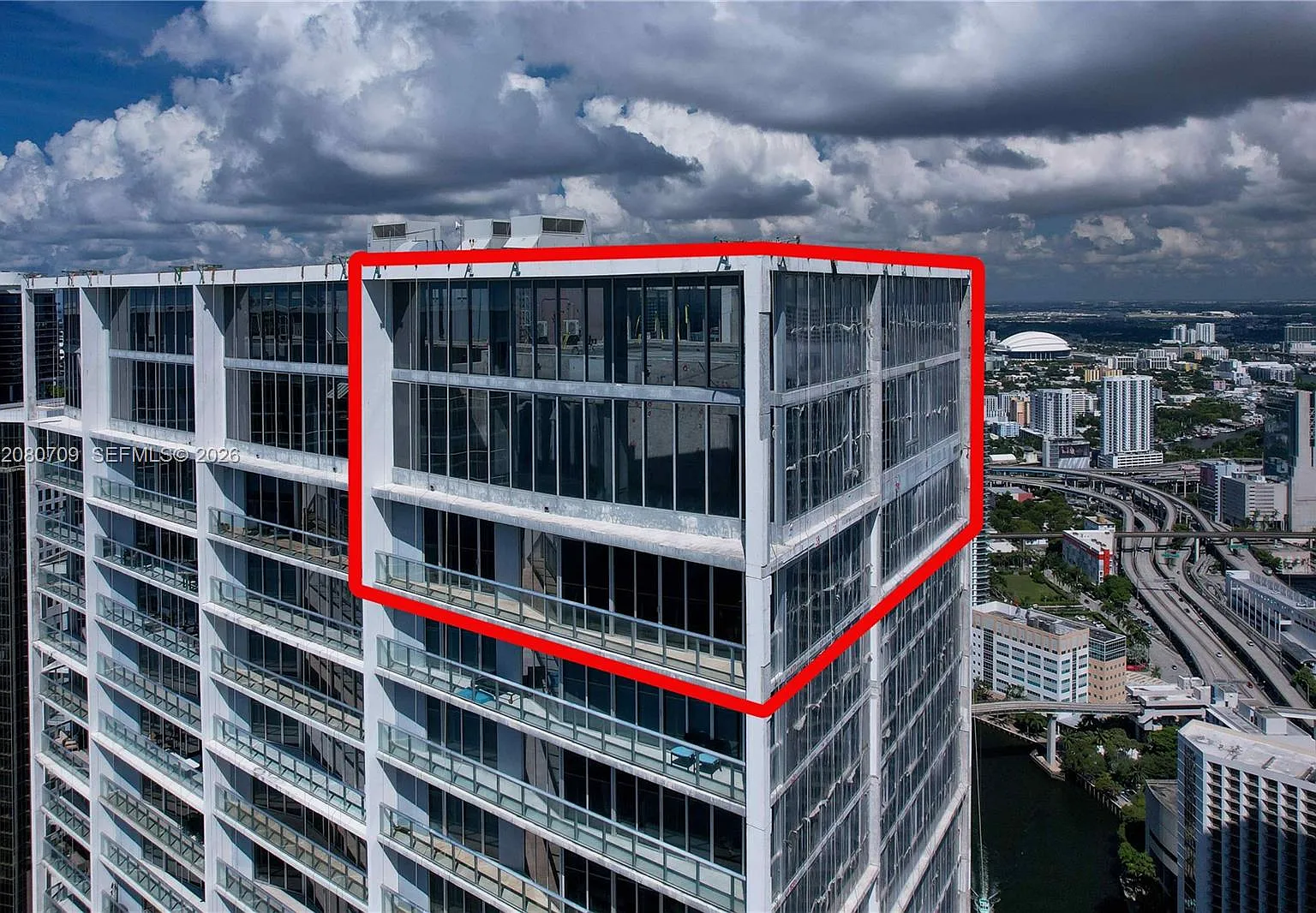 Iconbrickell Condo No 1 — Photo 1