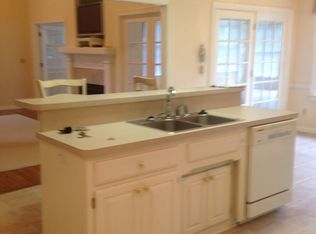 861 Hillwell Rd, Chesapeake, VA 23322