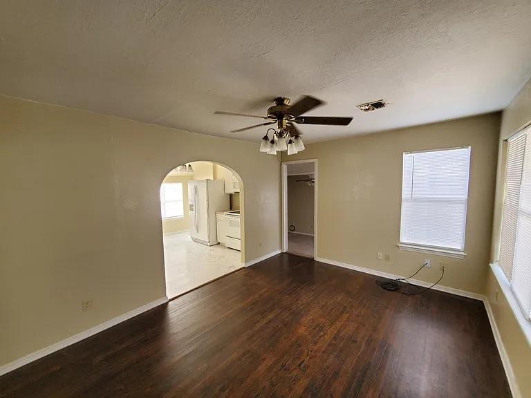 1414 NW Lincoln Ave — Photo 4