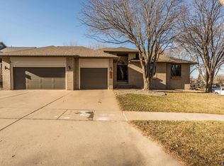 17 E Big Sky Pl, Sioux Falls, SD 57110