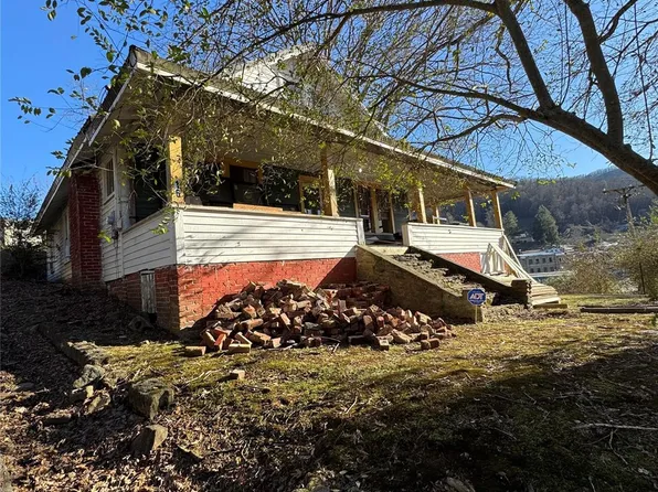 16 Drury Ln, Sylva, NC 28779