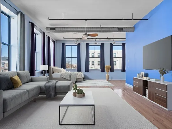 220 Spencer Ave Unit 203, Chelsea, MA 02150