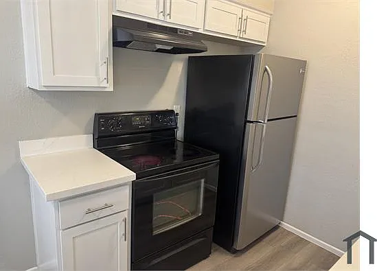 5443 W Orangewood Ave #8 — Photo 14
