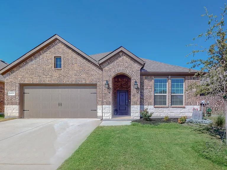 11029 Klondike Ln — Photo 4