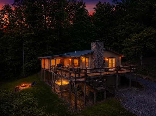 1413 Kitchens Branch Rd, Sylva, NC 28779