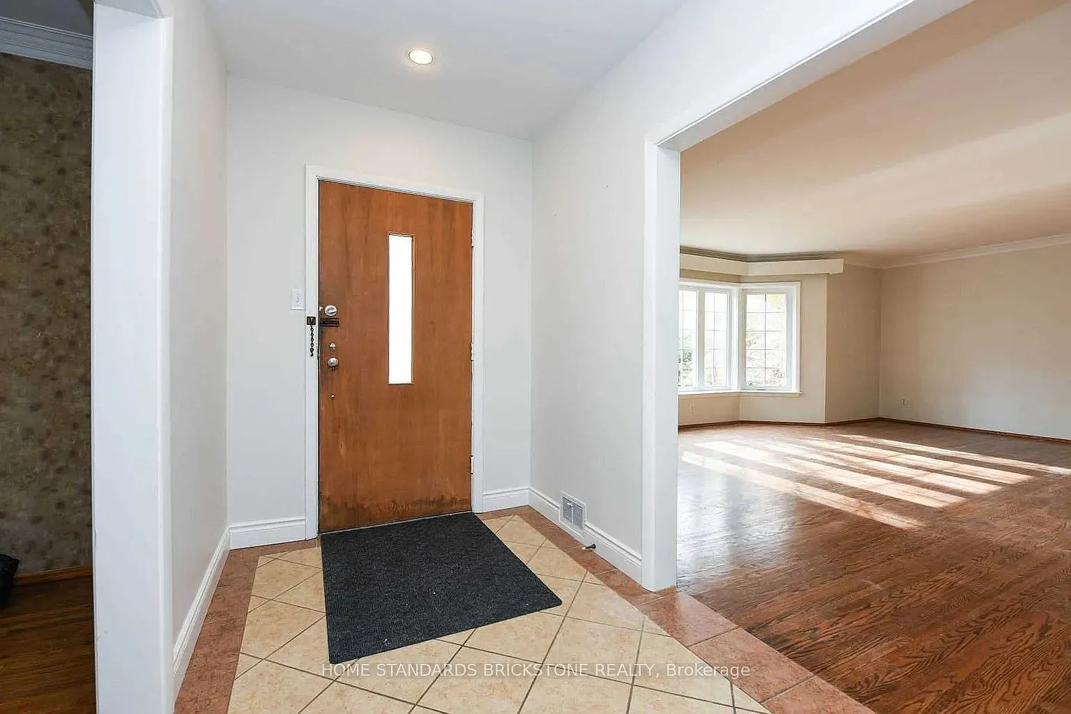 3 bed, $4,200 — Photo 2