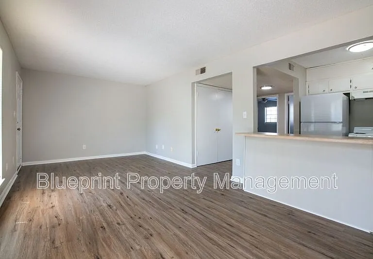 1917 18th Pl N — Photo 12