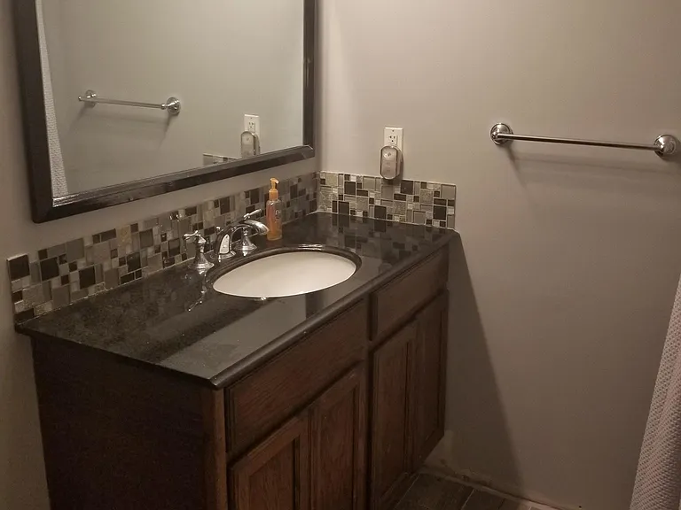 611 Kelton Ave — Photo 6